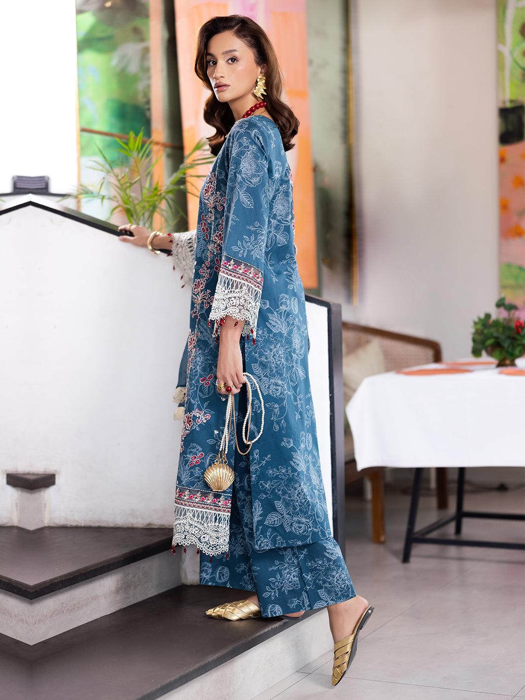 CONFETTI HOUR  - D- 08